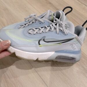 Nike Men's Athletic Shoes - Light Blue, White, and Black